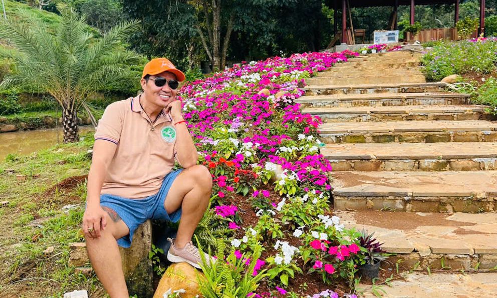 Nam nghệ sĩ rao bán biệt phủ 1.600 m2, giảm giá 50%, vợ nhắc: “Xong việc, tôi cạo đầu ông”