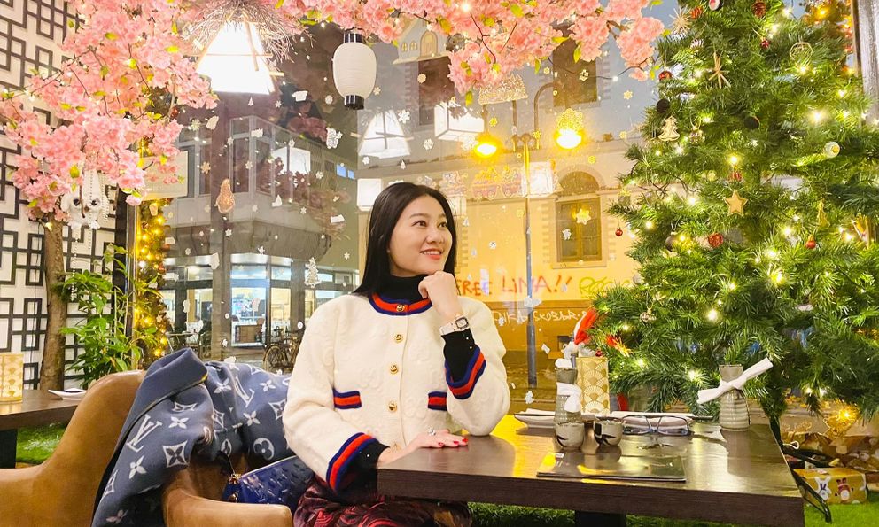 Hậu duệ gia tộc lừng lẫy miền Nam: Là NSND, sở hữu 2 biệt thự, đeo đồng hồ 10 tỉ, 44 tuổi vẫn độc thân