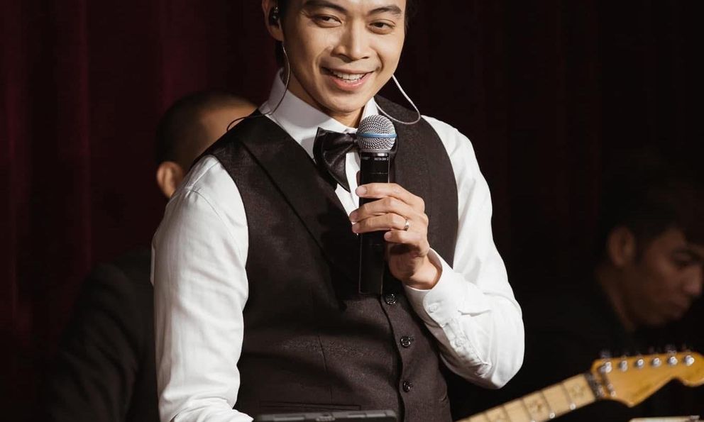 Nam ca sĩ 39 tuổi ra thông báo khẩn