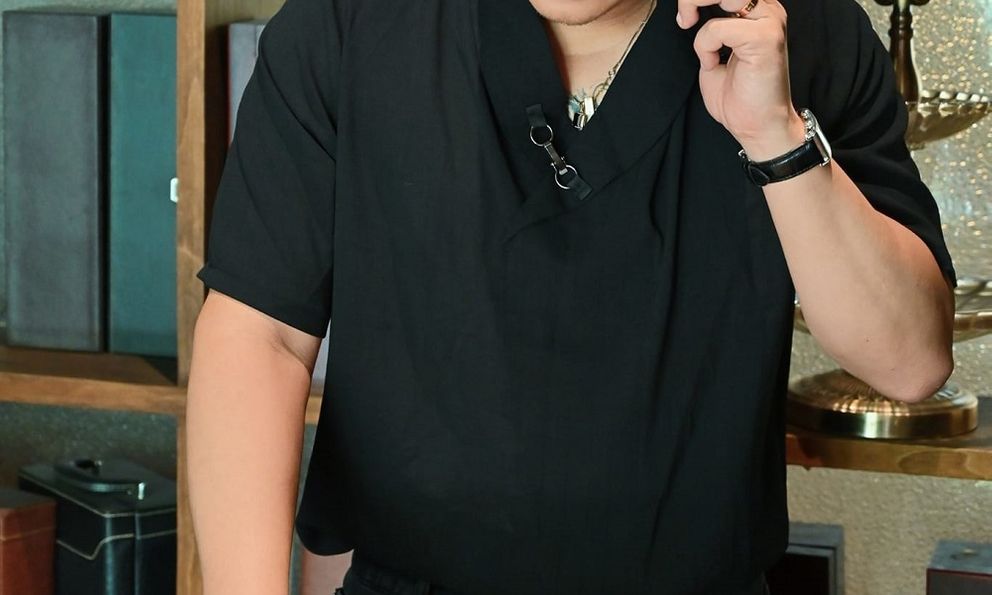 Hôn nhân với vợ kém 13 tuổi của nam diễn viên U50, 4 lần giữ chức Phó Giám đốc