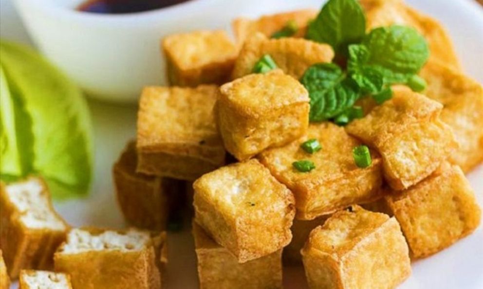 Cách rán đậu ngon, không nát dù không có chảo chống dính