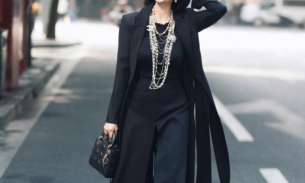 Vóc dáng tuổi 63 của mỹ nhân Việt duy nhất được tung hô “hoa hậu không ngai”, chồng yêu chiều hết mực