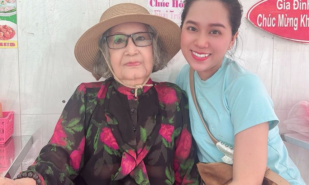 Hậu duệ của “ông hoàng cải lương Hồ Quảng”: Sự nghiệp bế tắc vì scandal đời tư, phải ở ẩn bán hủ tiếu