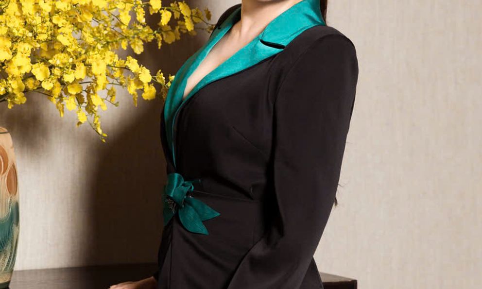 Người đẹp đăng quang hoa hậu ở tuổi 40: Là nữ doanh nhân thành đạt, mẹ 4 con, cuộc đời chìm nổi