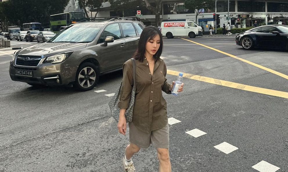 Hậu chia tay chồng, hoa hậu 4 