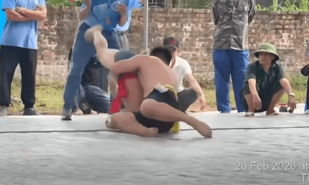 Đô vật 44 tuổi tử vong tại hội làng: Bác sĩ cảnh báo đòn đánh gây chấn thương cổ