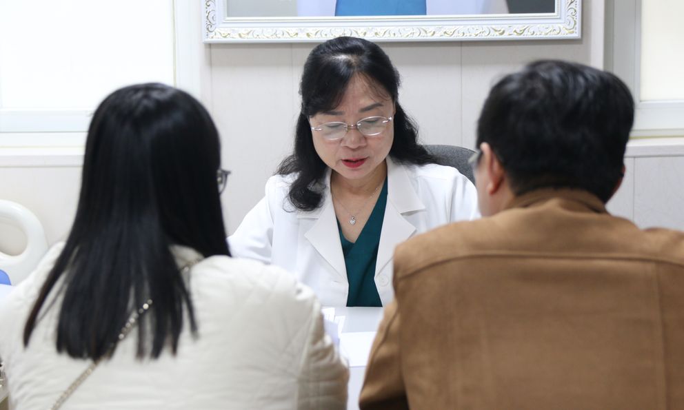 Nhiều người trẻ 20 tuổi trứng cạn, không có tinh trùng: Bác sĩ cảnh báo 