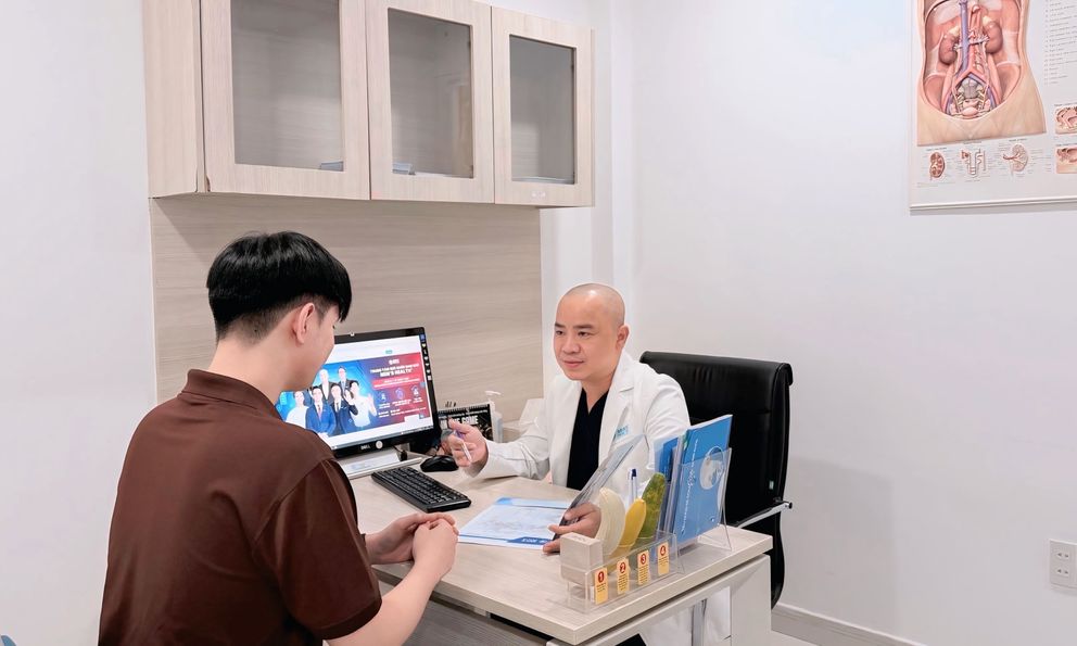 Bác sĩ Nam khoa cảnh báo: Sùi mào gà ngày càng “phức tạp”, trẻ hay già chớ có chủ quan