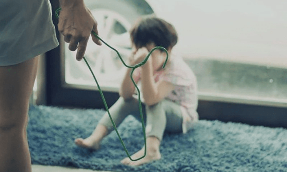 Điều đáng sợ phía sau những vụ bạo hành trẻ em liên tiếp gần đây 