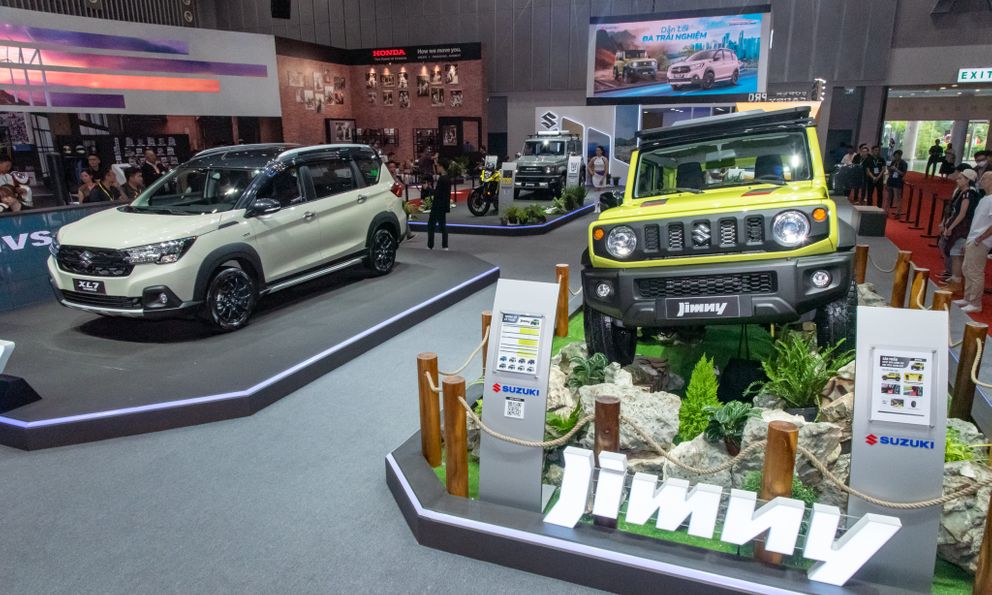 Suzuki đổi màu tại VMS: XL7 Hybrid và cặp đôi Jimny thay thế hết xe đô thị, hé lộ sắp thêm xe mới