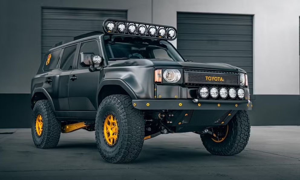 Chủ xe Toyota Prado 2024 mê offroad có thể tham khảo bản độ này: Bánh khủng, ghế đua, 19 đèn chiếu sáng 