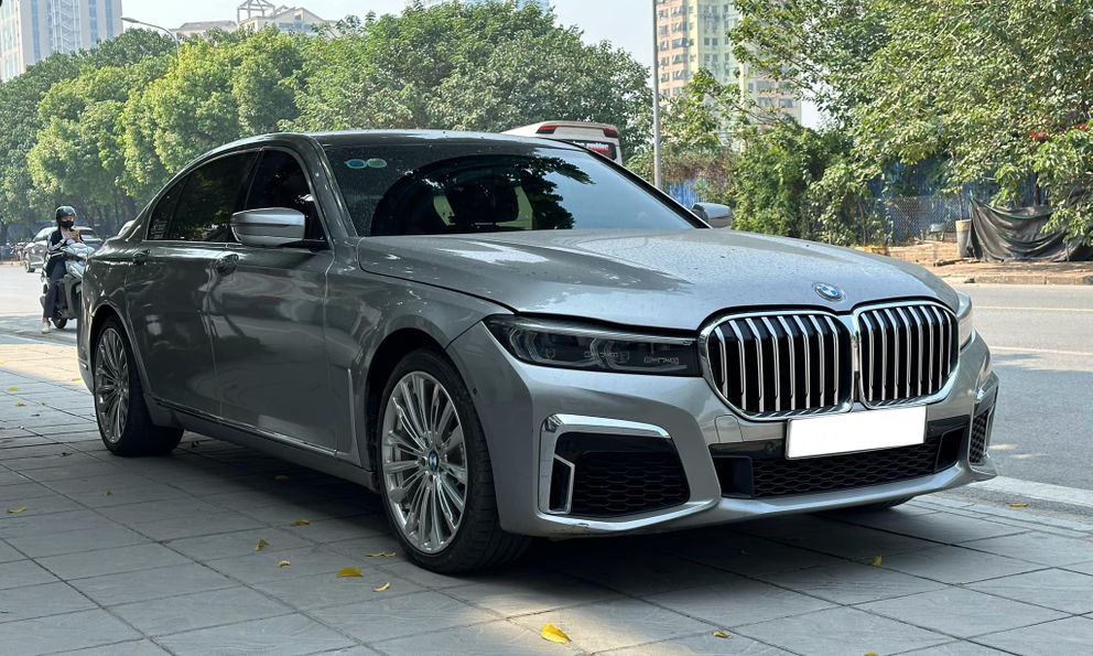 Chiếc BMW 7-Series rao bán gần 900 triệu nhưng sẽ khiến người khác tưởng rằng đi xe 3,5 tỷ chỉ nhờ 1 chi tiết 