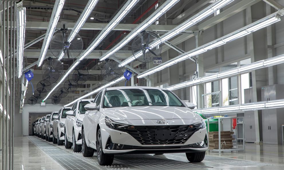 Bán hơn 9.200 xe tháng 11, Hyundai ngắt mạch thắng của Toyota nhưng vẫn khó là hãng xe bán chạy nhất năm 2024 tại Việt Nam