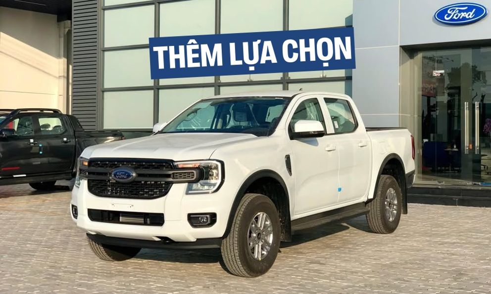 Ford Ranger âm thầm bổ sung bản mới ở Việt Nam: Đắt hơn XLS 1 cầu 26 triệu đồng, thêm lót thùng, nắp cuộn