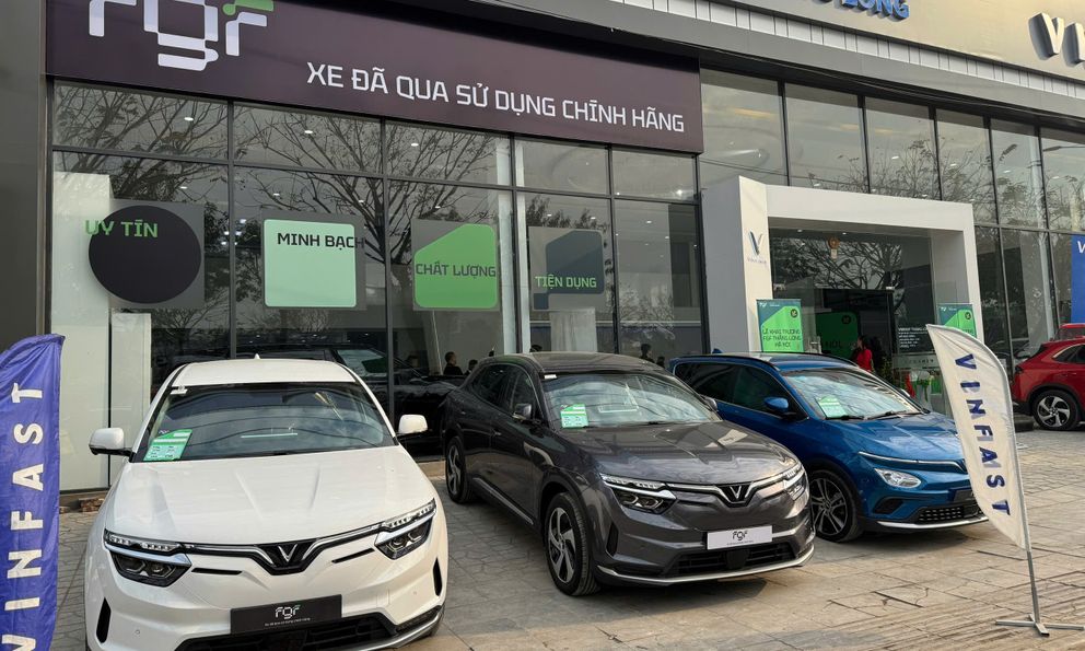 Ngày đẹp của FGF: TGĐ làm đám hỏi với Á hậu Phương Nhi, 6 showroom đầu tiên đồng loạt khai trương