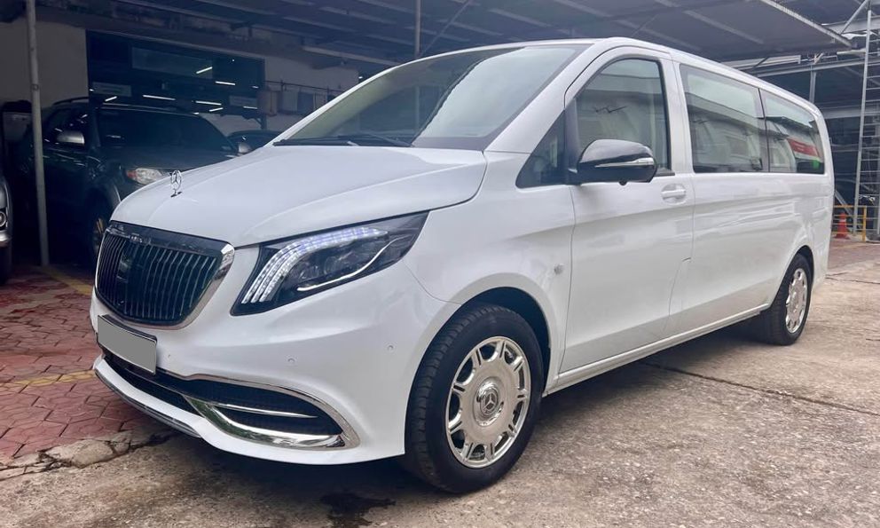 Mercedes-Benz V-Class độ kiểu Maybach vừa ra biển đã bán lại 3,8 tỷ: Đắt gần bằng 3 chiếc Carnival, có ghế 'chủ tịch', TV khủng
