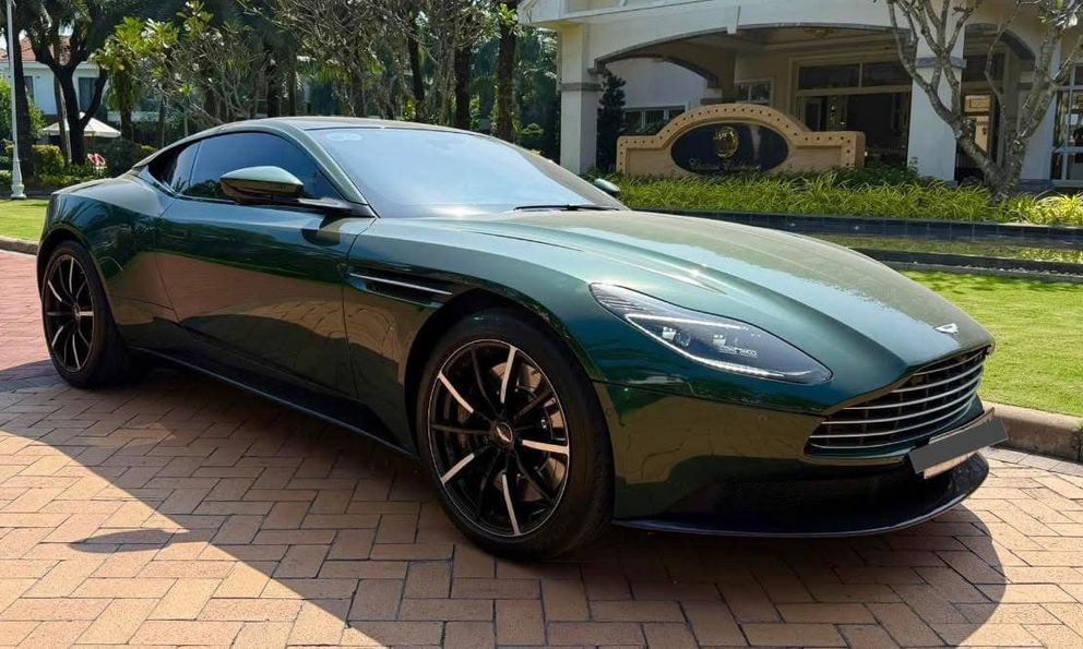 Rao Aston Martin DB11 gần như mới tinh, người bán chia sẻ: ‘Lăn bánh 19 tỷ giờ bán lại còn hơn 13 tỷ’