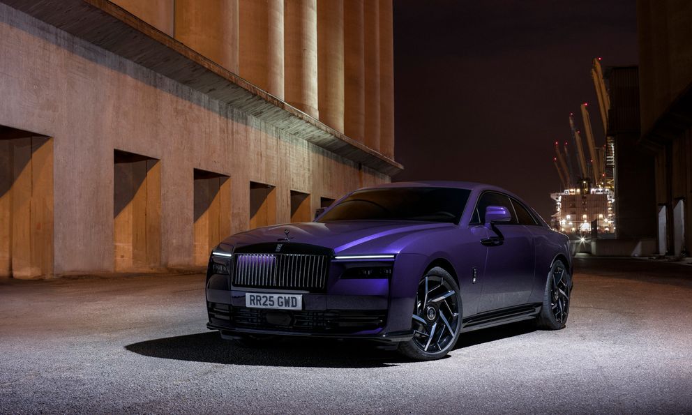 Rolls-Royce Spectre Black Badge chốt giá từ gần 20,6 tỷ, thành xe điện đắt nhất Việt Nam, hơn bản thường 2,6 tỷ nhờ một số điểm khác biệt
