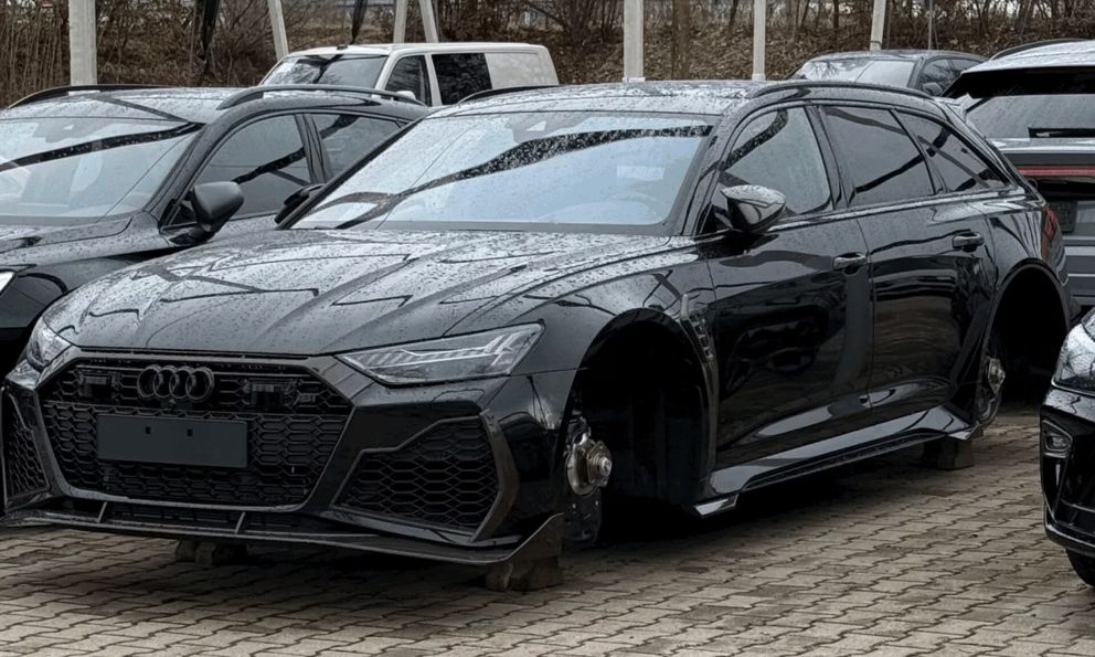 7 chiếc xe để trong hãng độ bị ‘khoắng’ sạch mâm, lốp, phanh, trị giá quy đổi hơn 8 tỷ đồng