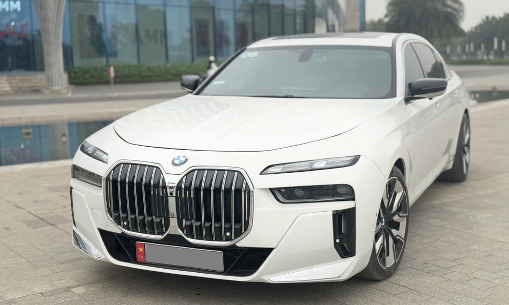 Chiếc BMW 7-Series này có giá chỉ 800 triệu đồng nhưng sẽ khiến người ngoài lầm tưởng bạn đi xe giá hơn 4 tỷ đồng