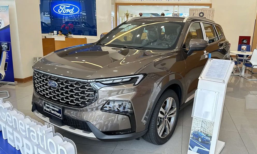 Ford Territory giảm 70 triệu đồng tại đại lý: Xe sản xuất 2025 nhưng giá rẻ hơn Mazda CX-5 2024