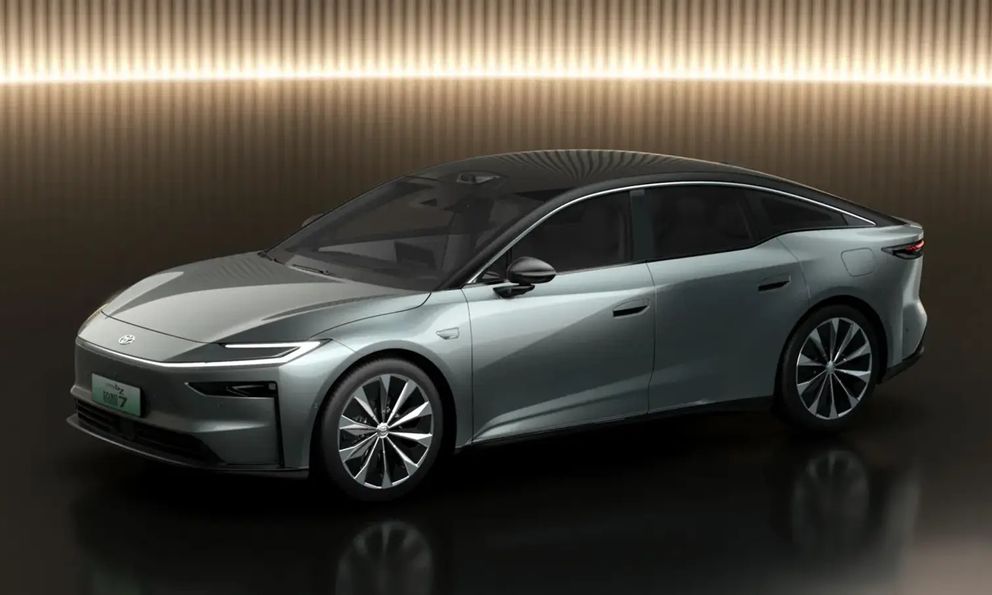 Toyota bZ7 ra mắt: Sedan phân khúc trên Camry, nội thất như xe 'cận sang', có linh kiện, công nghệ mượn từ hãng khác