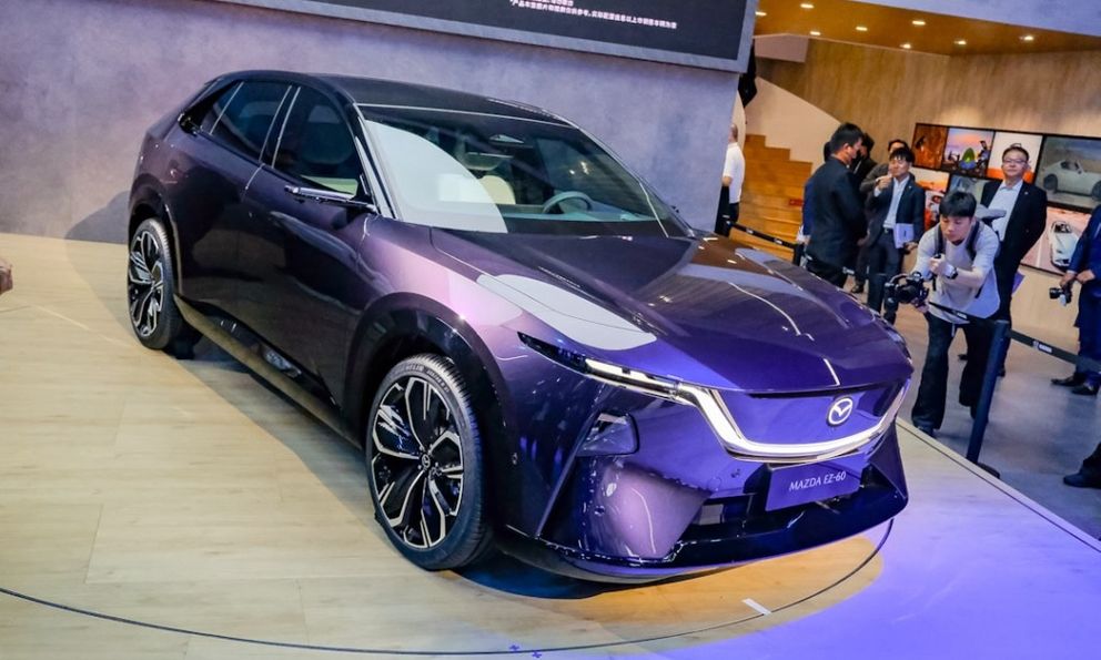 Mazda EZ-60 chốt hơn 10.000 xe sau 2 ngày, tiền cọc không bằng… một bát phở