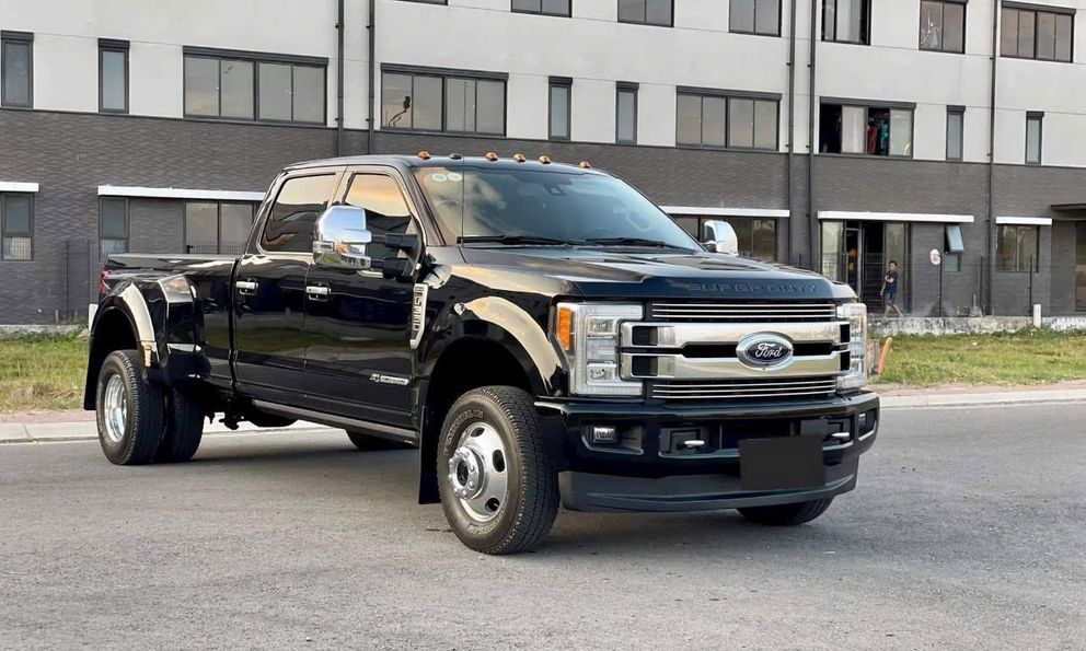 Ford F-350 Super Duty độc nhất Việt Nam 'mất giá' hơn 400 triệu đồng sau gần 1,5 năm: Đắt gấp 3 Ranger Raptor 'đập hộp', tiện nghi như xe sang