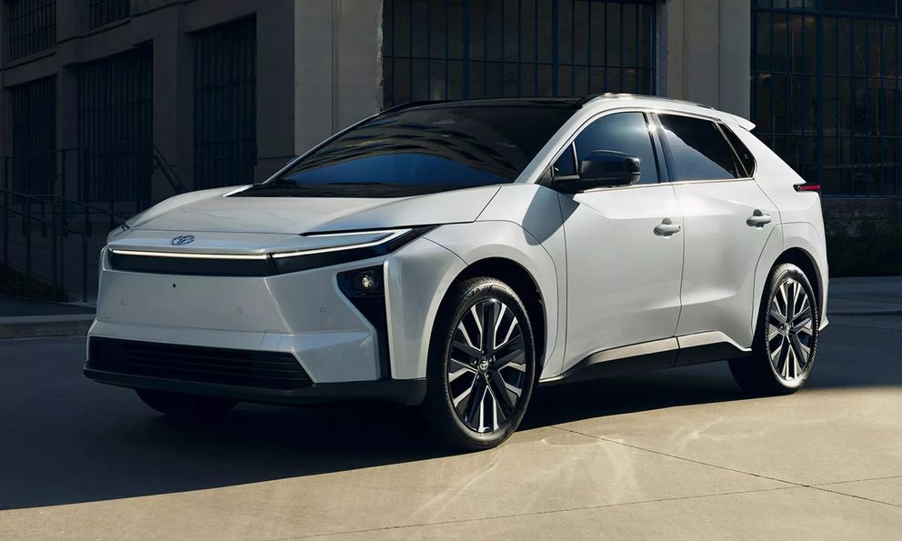 SUV điện Toyota từng về Việt Nam được nâng cấp: Đổi tên, tinh chỉnh thiết kế, mạnh tới 338 mã lực, 505km/sạc