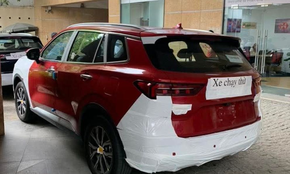 Lô xe Ford Territory 2025 đã lăn bánh trên đường phố Việt Nam, để lộ cụm đèn LED mới, mâm mới, dễ ra mắt trong thời gian gần cạnh tranh CX-5, Tucson