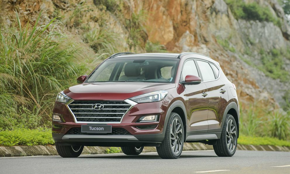 Ngày này năm xưa: Bộ đôi Elantra, Tucson cùng ra mắt, đều giảm doanh số nhưng vị thế hoàn toàn trái ngược