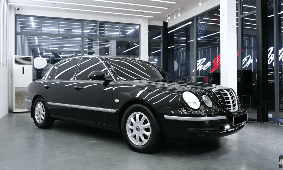 Sắm được Kia Opirus siêu hiếm long lanh như ‘Mẹc E’, chủ xe lặn lội từ Khánh Hòa tới TP.HCM, chờ hơn 2 tháng để bảo dưỡng, tút tát