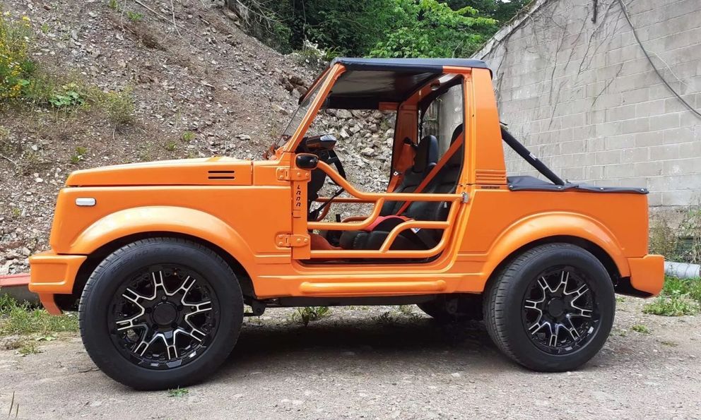 Suzuki Jimny 'nổi loạn' hóa thành bán tải: Mạnh 110 mã lực, có chi tiết như Lamborghini, Ford Bronco