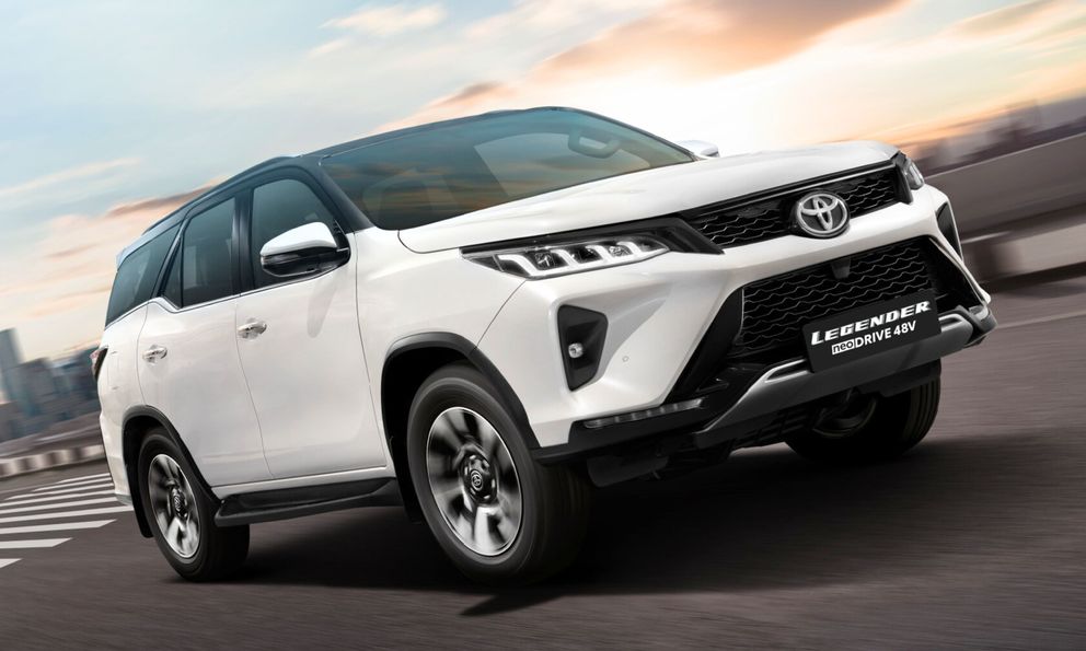 Toyota Fortuner hybrid ra mắt: Giá quy đổi từ 1,3 tỷ đồng, vẫn máy dầu 2.8L kèm mô-tơ điện, nhưng không thể chạy thuần điện