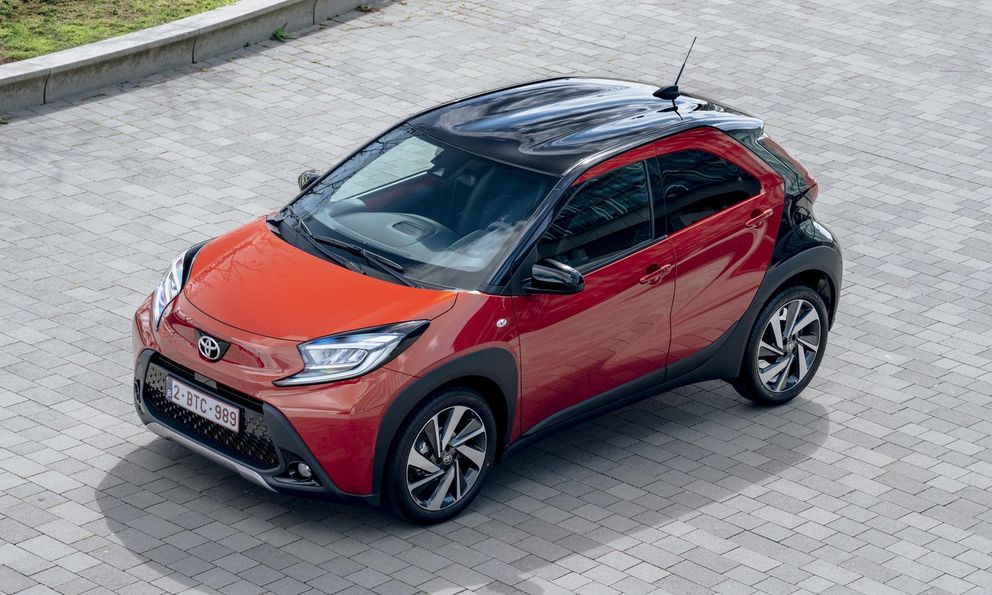 Toyota: '9 triệu xe điện = 27 triệu xe hybrid nếu không phát triển điện sạch'