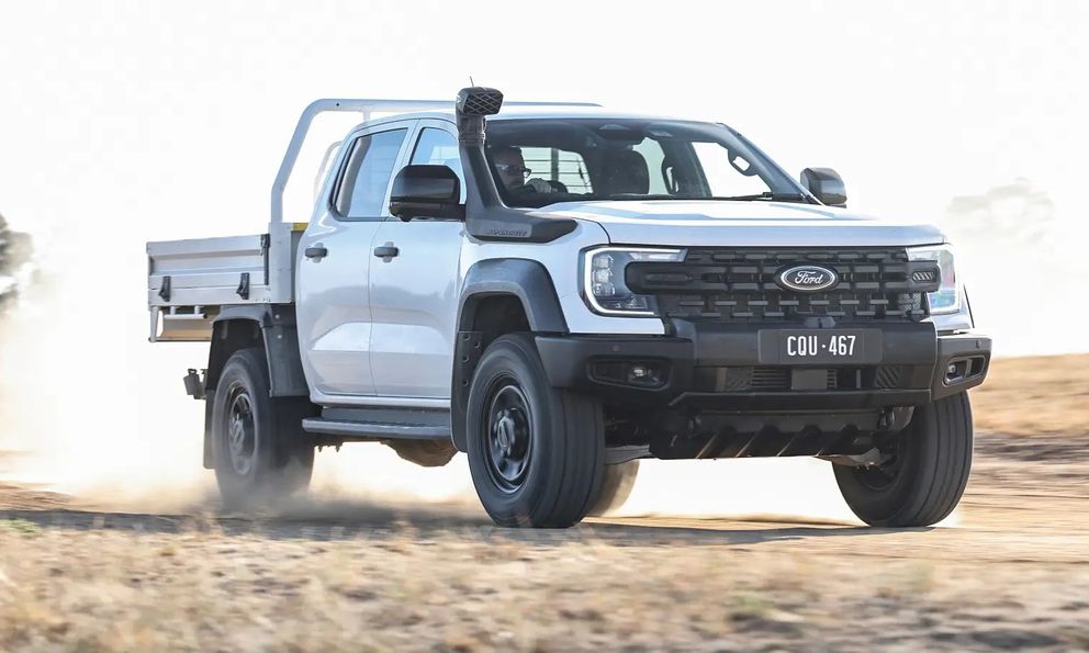 Ford Ranger 'siêu trường' giá gấp đôi bản thường, vẫn phải thêm tiền để có 'thùng hàng' đúng nghĩa, máy V6 chỉ 206 mã lực, kéo được 4,5 tấn hàng