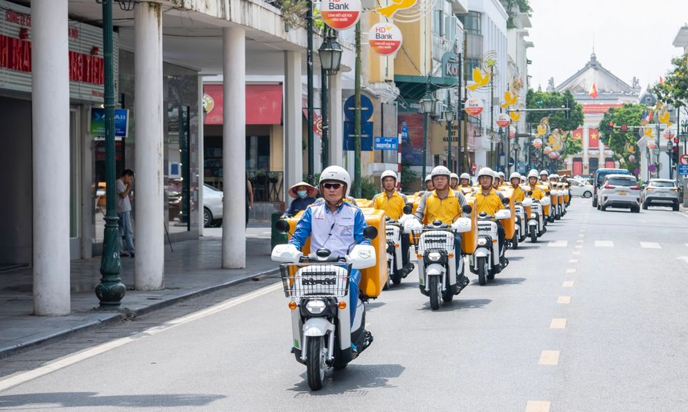 Honda Benly e: - Xe điện giao hàng cho Bưu điện Việt Nam, được các bưu tá nói gì mà tăng gấp đôi lượng giao sau 1 năm?