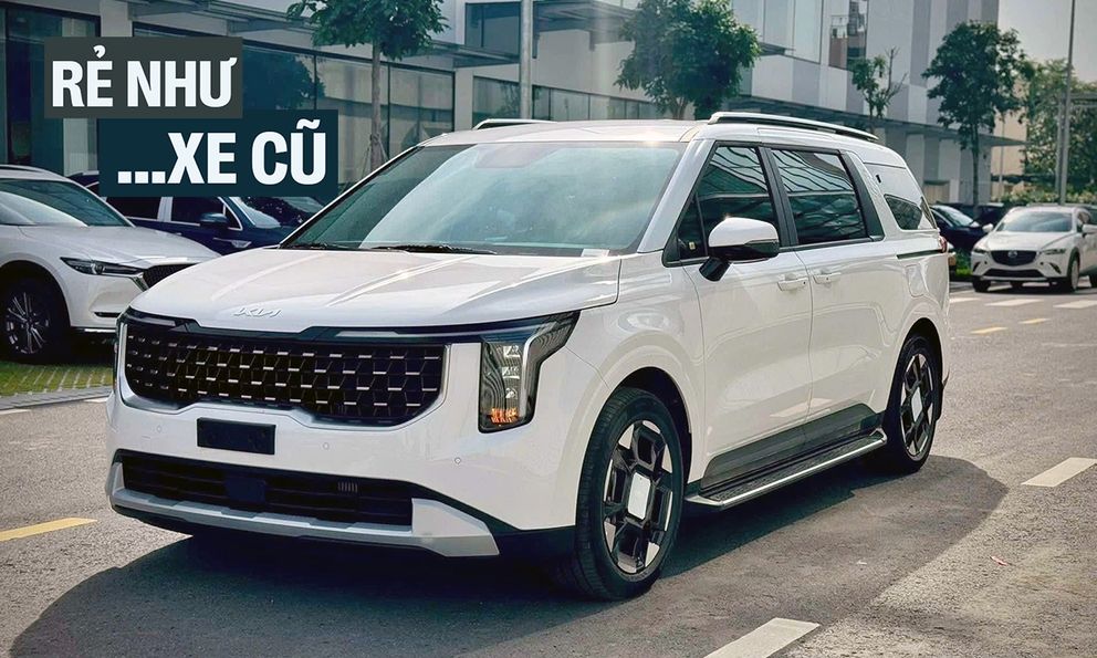 Giá Kia Carnival tiếp tục 'dò đáy', giảm hơn 100 triệu đồng tại đại lý: Bản dầu đắt nhất còn dưới 1,5 tỷ đồng, rẻ hơn nửa tỷ so với Viloran