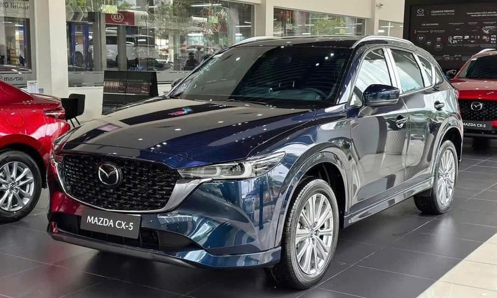 Bán 1.500 xe trong tháng 6, Mazda CX-5 vượt qua Ford Territory bất chấp đối thủ duy trì chính sách 'khủng'