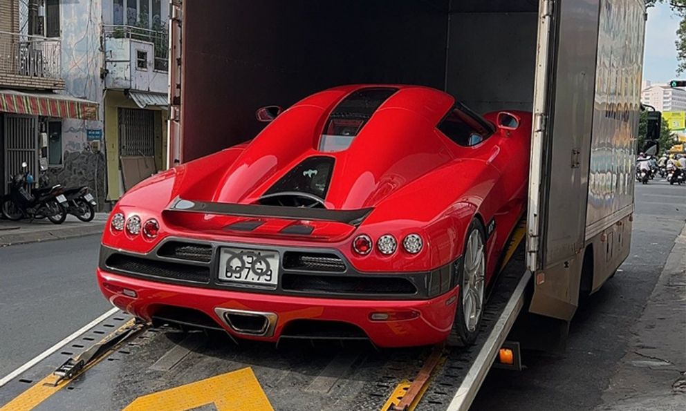 Koenigsegg CCX độc nhất Việt Nam bất ngờ xuất nam tiến, CĐM đồng loạt gọi tên một người 