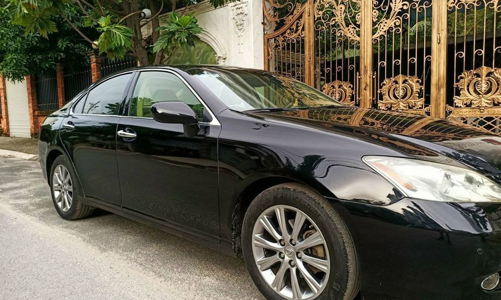 Lexus ES 350 2009 rao rẻ 'như Hyundai-Kia', người bán chia sẻ: Mua mới hơn 3 tỷ, chủ cũ 'giữ gìn chăm sóc rất kỹ'