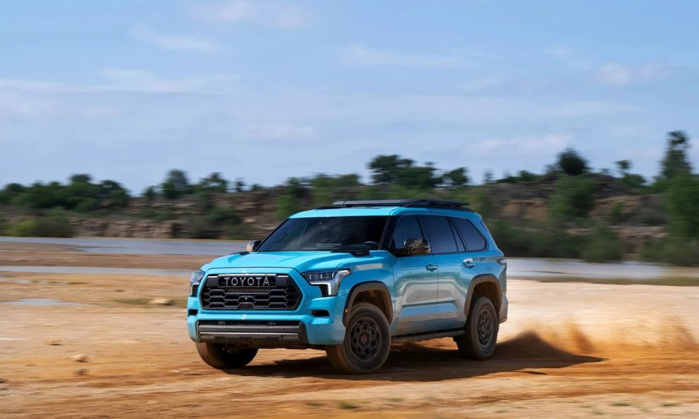 SUV lớn nhất của Toyota tăng giá: Quy đổi từ 1,675 tỷ đồng, thêm màu mới, hàng ghế 3 gập điện, động cơ V6 3.4L mạnh 437 mã lực