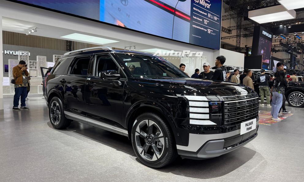 Sờ thử Hyundai Palisade bản tiêu chuẩn giá hơn 1,7 tỷ vừa về ĐNÁ: Nội thất không giống bản 'base', vẫn có đủ ADAS, loa Bose, màn hình to