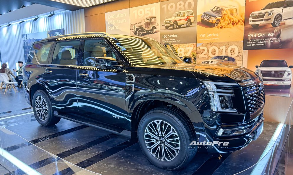 Ngồi thử Nissan Patrol thế hệ mới 'đồn đoán' sẽ về Việt Nam: Nội thất đủ cho 8 người lớn, dùng máy V6 chung với GT-R