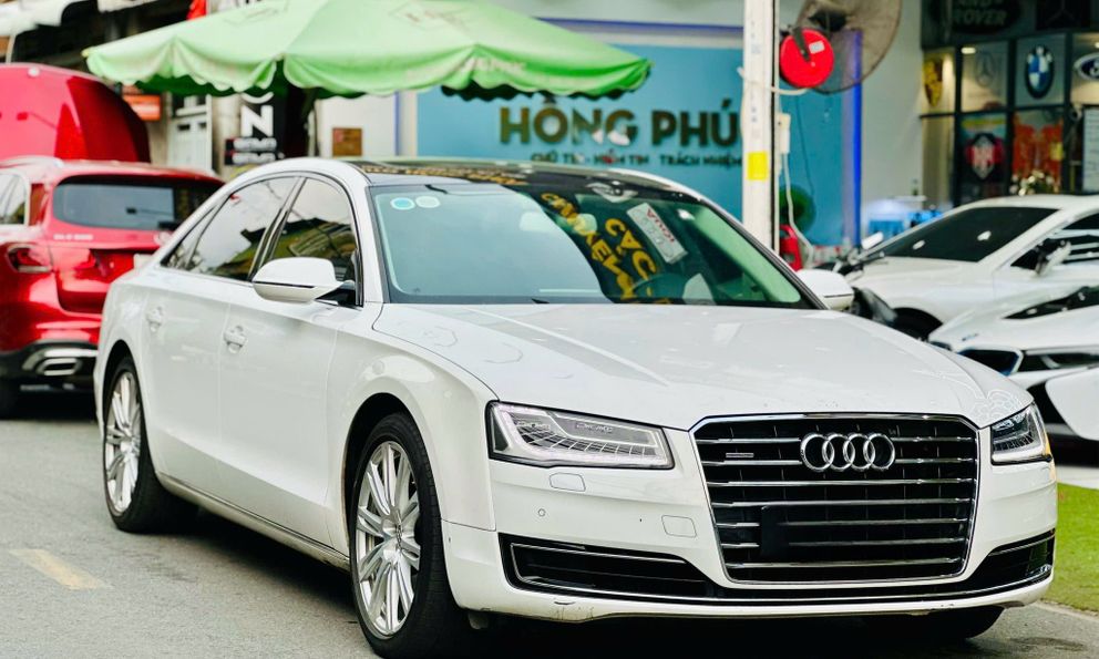 Rao Audi A8L 2017 giá 1,3 tỷ đồng, người bán chia sẻ: 5 tỷ không mua, giờ cũng không mua thì sao biết được 'trùm cuối Audi' đỉnh cỡ nào