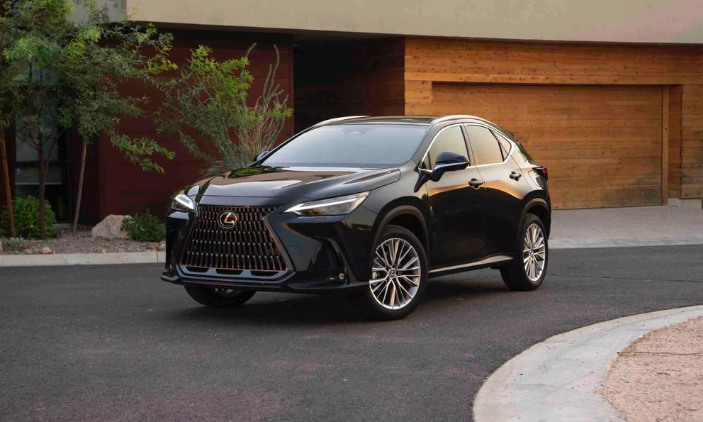 Lexus NX 2026 ra mắt: Giá quy đổi từ gần 1,2 tỷ đồng, bản tiết kiệm nhất chỉ ‘ăn’ 5,9L/100km, cạnh tranh GLC, X3