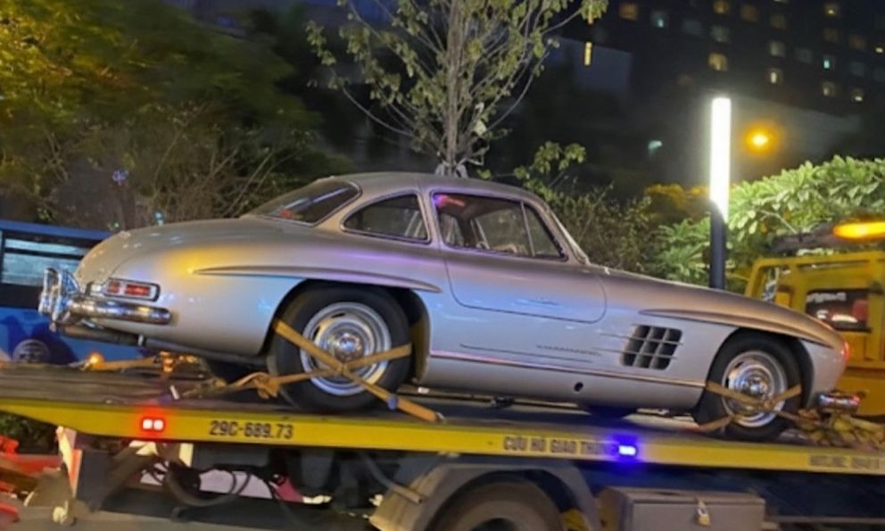 Mercedes-Benz 300 SL triệu đô bất ngờ xuất hiện tại Việt Nam, CĐM lập tức gọi tên một người xứng đáng làm chủ nhân siêu phẩm