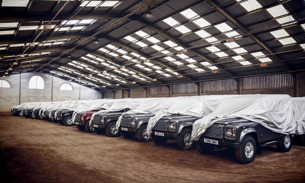 Mua 240 chiếc Land Rover Defender cổ về rồi nâng cấp, chủ hãng độ thu về hơn 1.500 tỷ đồng