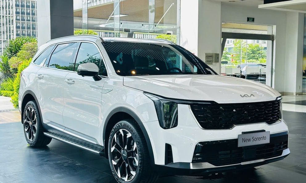 Kia Sorento 2025 ra mắt Việt Nam: Giá từ 1,249 tỷ đồng, mâm lớn, nâng cấp ADAS đấu Santa Fe, Everest