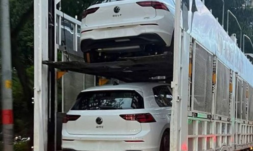 VW Golf lộ diện ở Việt Nam: Là bản giữa và bản tiêu chuẩn, giá khởi điểm chưa đến 800 triệu, có máy hybrid